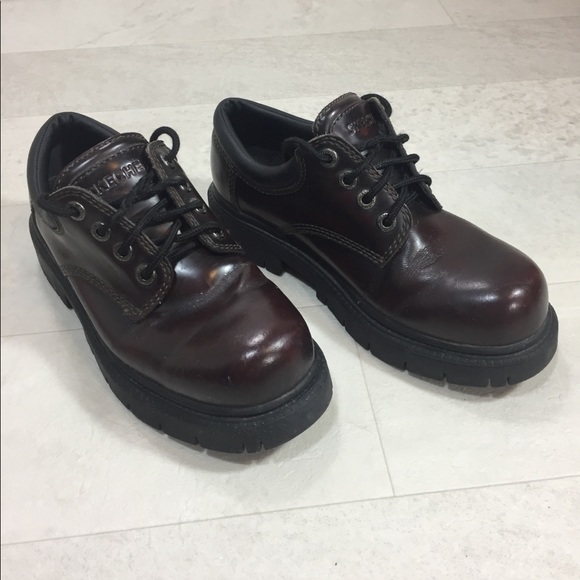 mens burgundy skechers